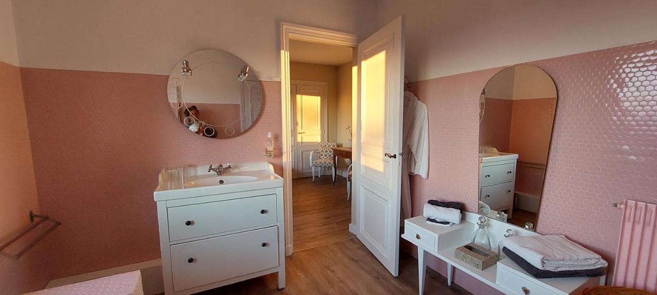 Chambres D'Hotes Le Relais Globe Trotteur Montaigu  Bagian luar foto