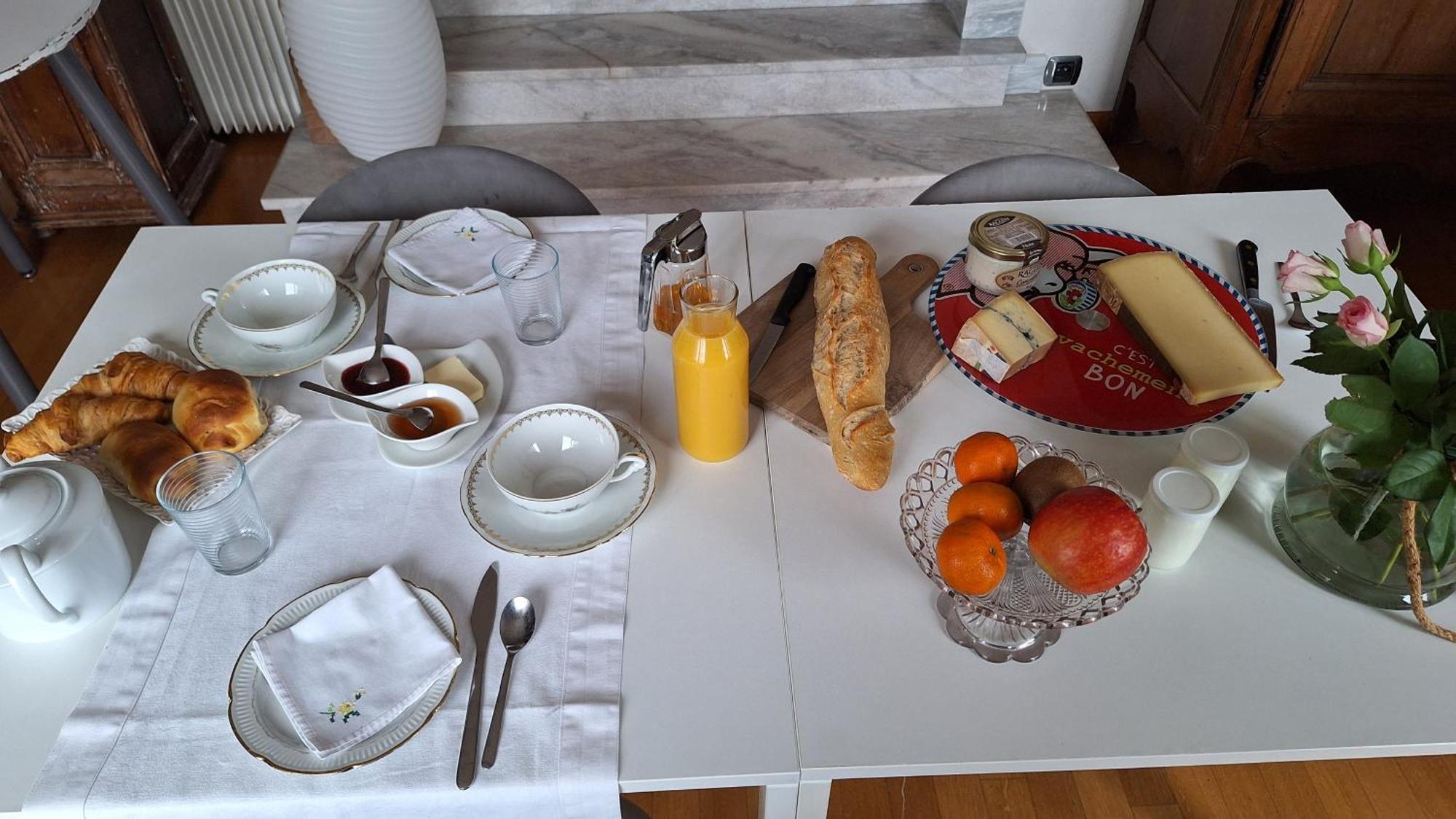 Chambres D'Hotes Le Relais Globe Trotteur Montaigu  Bagian luar foto